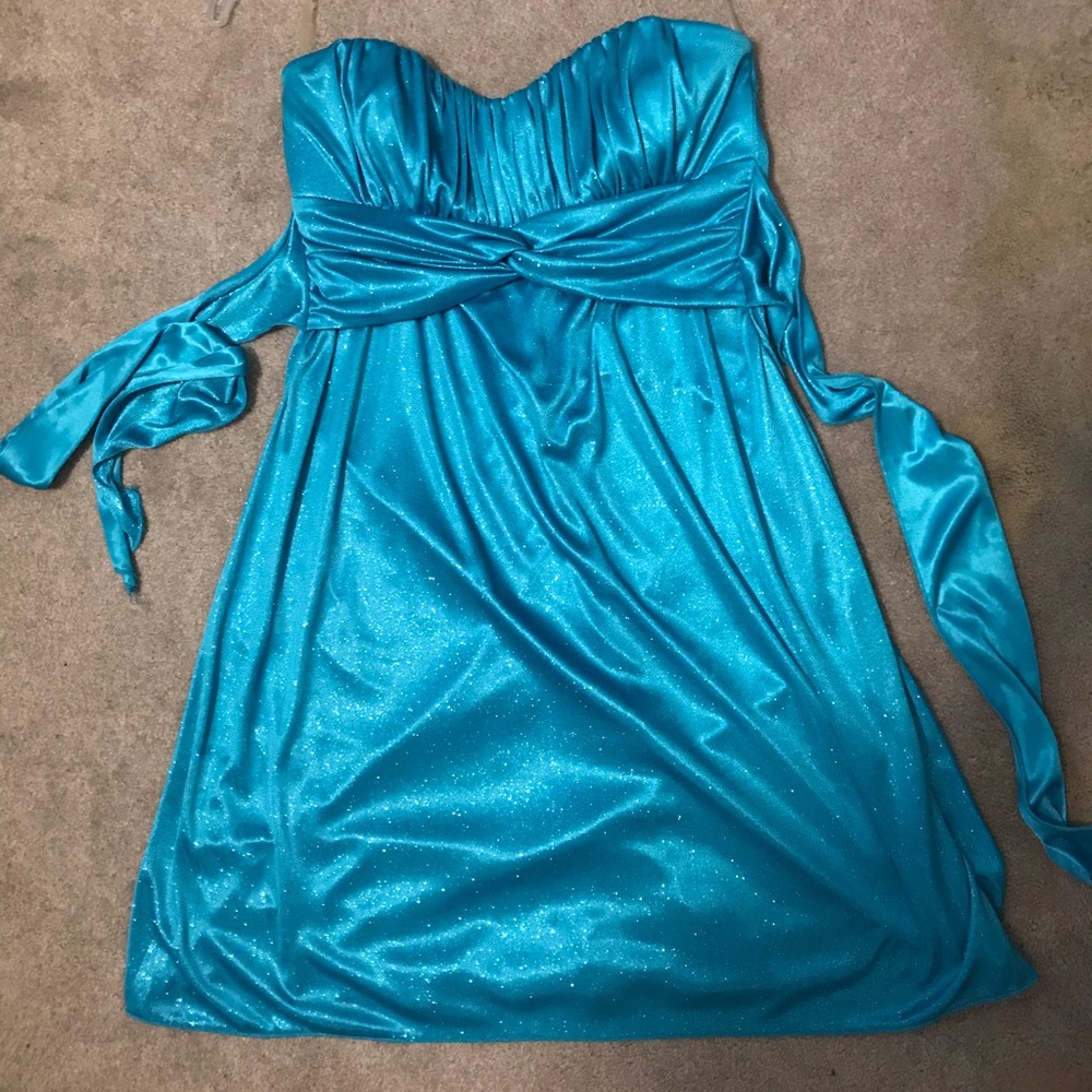 Strapless homecoming Dress with glitter. - Picture 2 of 3